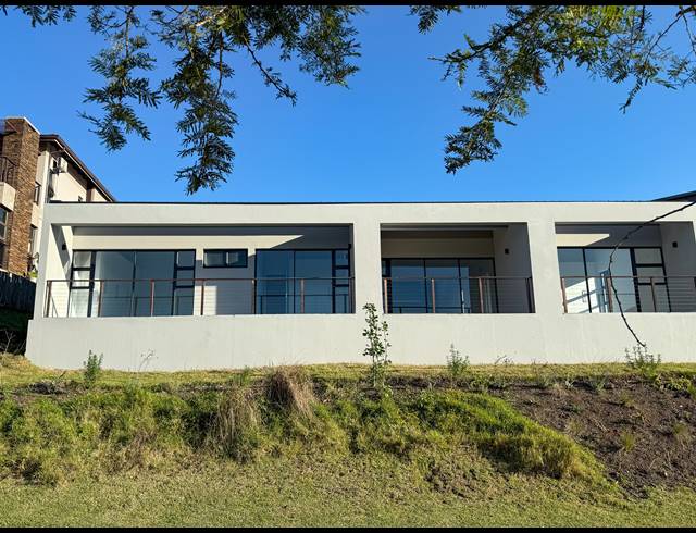 4 BEDROOM HOUSE FOR SALE IN PALM LAKES ESTATE